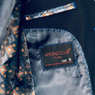 Школьная форма Костюм (6-14)-2-ка, с платочком и синей розочкой, на лацкане широкая отстрочка, с 2-мя прорезными карманами с клапанами синий 900/901-1