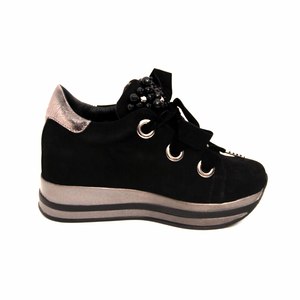 Ботинки (36-40)-на толстой серебристой подошве, с чёрными велюровыми шнурками и чёрными шариками чёрный замшевая  Кожа 044